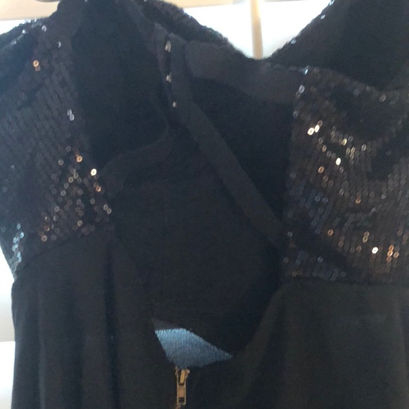 Black Sequinned Top Flowy Dress w/ Exposed Back - Picture 4 of 4